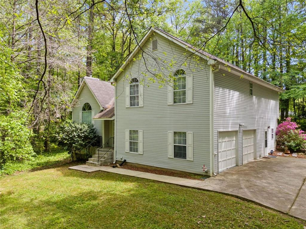3420 Honeysuckle Lane, Lithia Springs, Georgia image 1