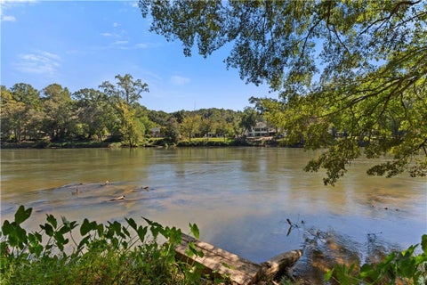 Townhouse For Sale - 4078 Columns Drive<br/> Marietta, GA 30067