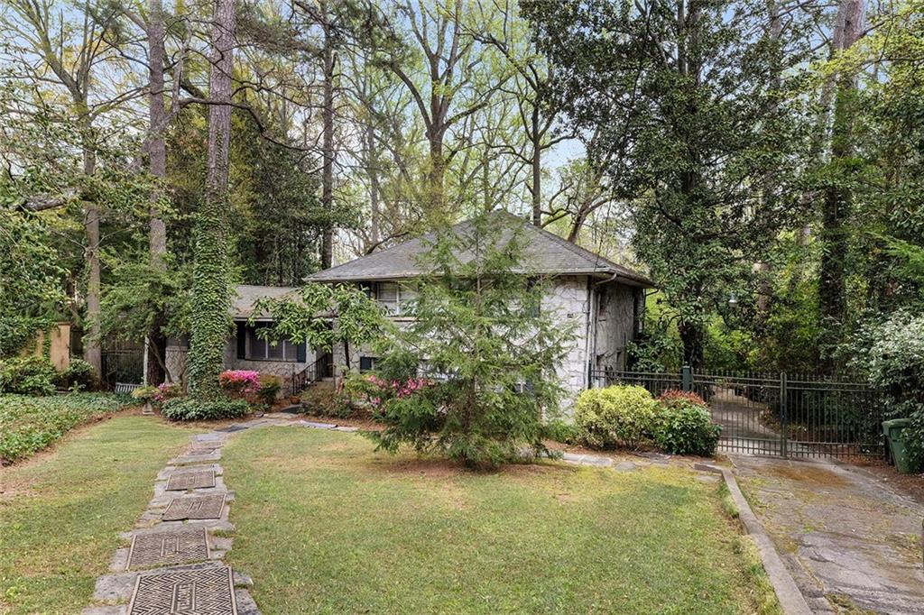 747 Lullwater Road NE