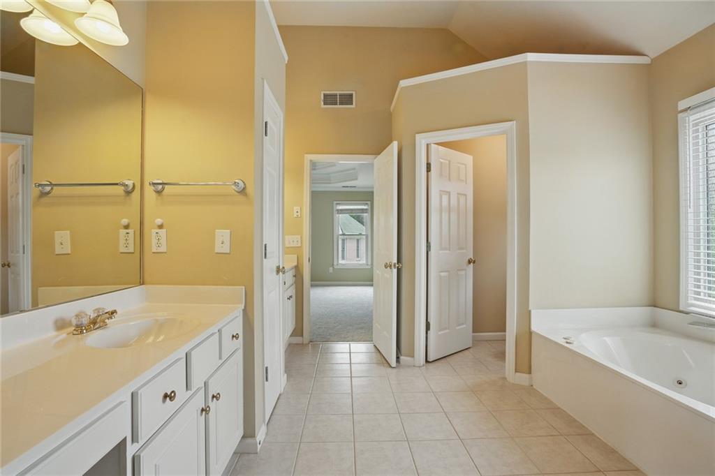 KINGS FARM - Residential