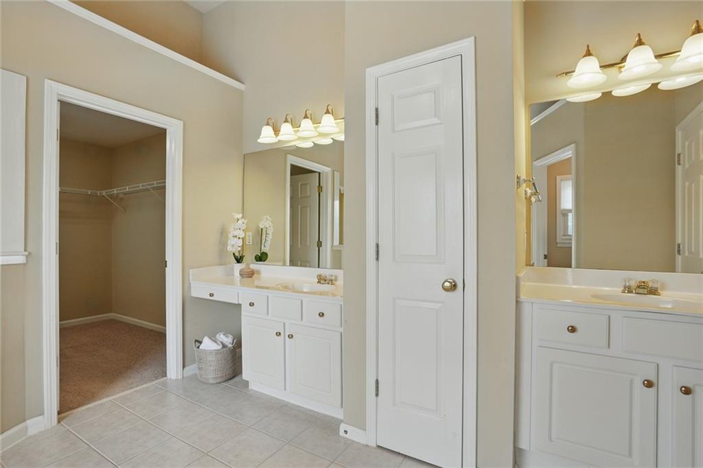 KINGS FARM - Residential