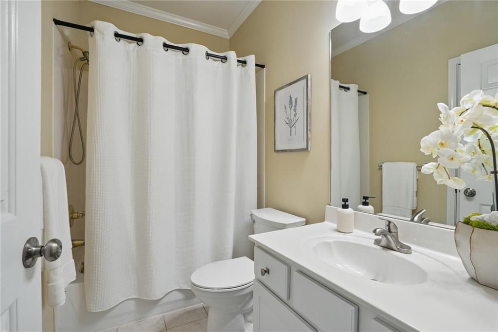 KINGS FARM - Residential