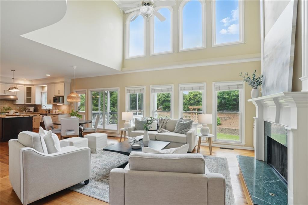 KINGS FARM - Residential