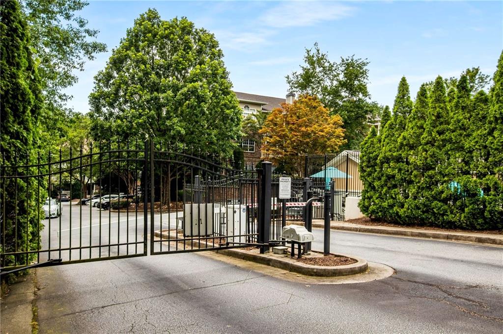 2700 Pine Tree Road NE 1117