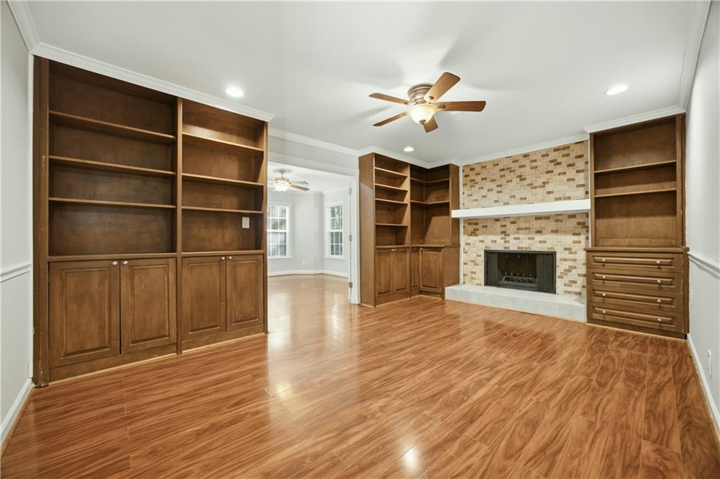 260 Barrington Drive E