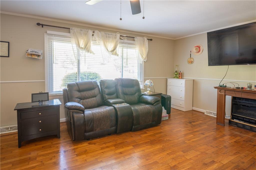 14 Robin Hood Road NE