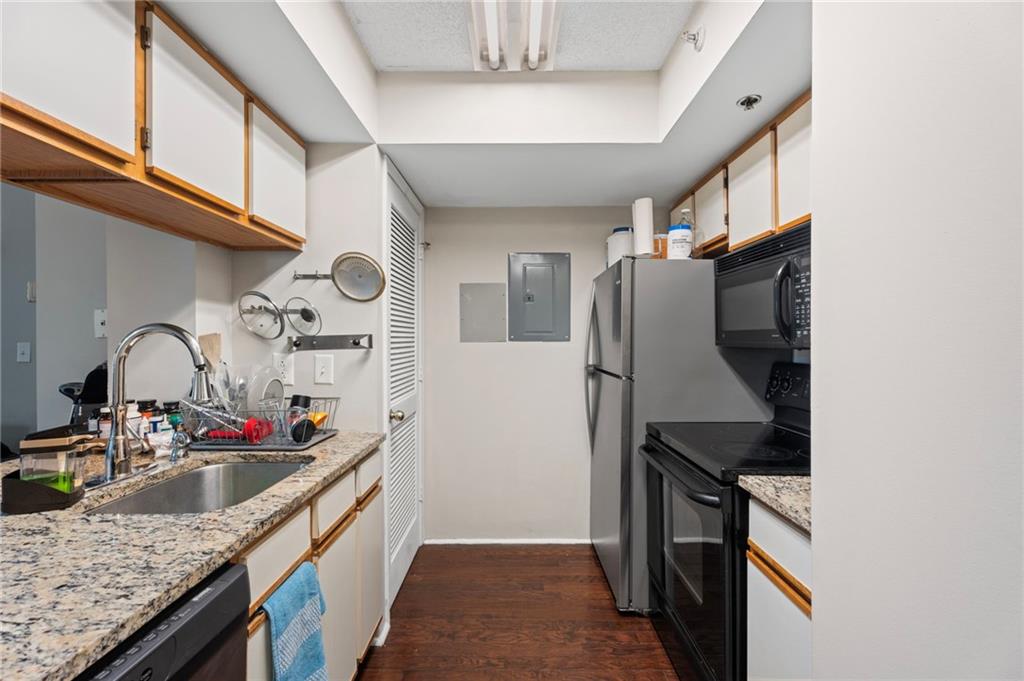 795 HAMMOND Drive 505