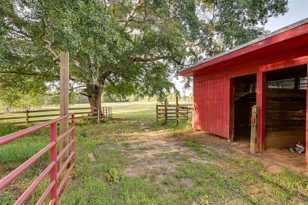 2071 HIGHWAY 142 E