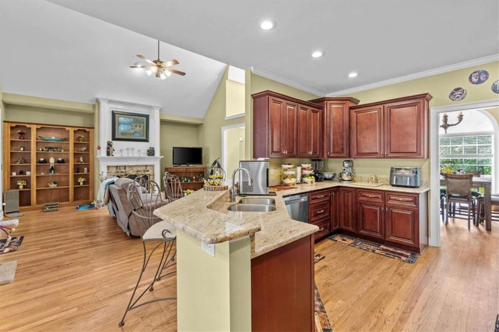 4050 Golfview Court