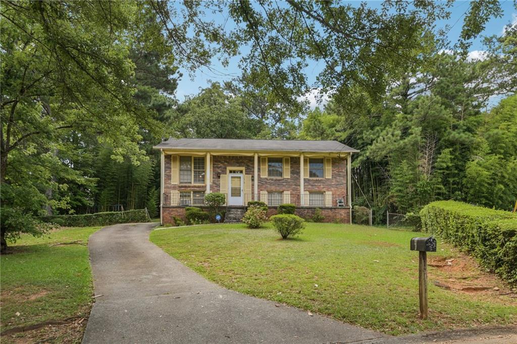 Welcome to 1410 Bronze Leaf Ct – tucked away in a quiet cul-de-sac in the heart of Stone Mountain. This spacious 3-bedroom home sits on a large, private lot and offers incredible potential for customization. The well-designed layout features generous living spaces, perfect for creating your ideal home.
Enjoy the bonus of a finished basement complete with a bathroom – perfect for a guest suite, media room, or home office. Step out onto the deck and take in the view of the expansive backyard, ideal for entertaining, gardening, or simply relaxing in your own outdoor retreat.
Whether you're a first-time buyer looking to make it your own, or an investor seeking a prime opportunity, this property checks all the boxes. Conveniently located near I-285, you’ll have quick access to downtown Atlanta, shopping, parks, and schools.
Don’t miss out – this is your chance to own a home with great bones in a desirable Stone Mountain location!