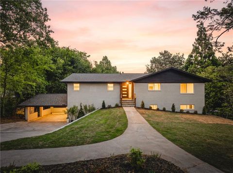 Photo of 1679 Oak Lane NE, Atlanta, GA 30329 (MLS # 7758007)