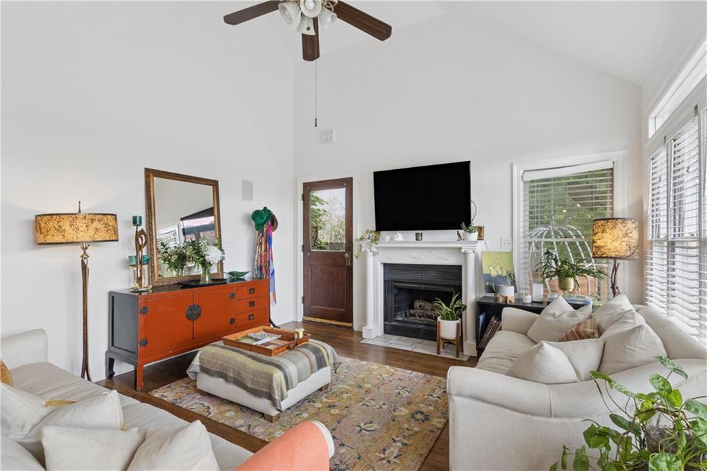 772 Barnett Street NE