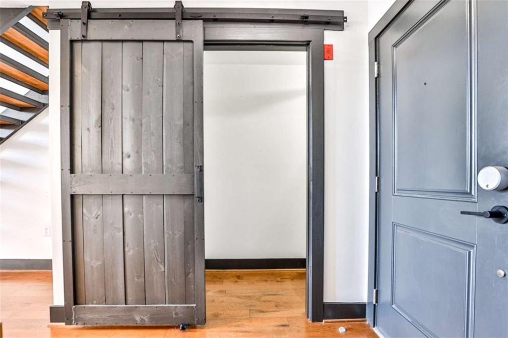 1261 CAROLINE Street 211