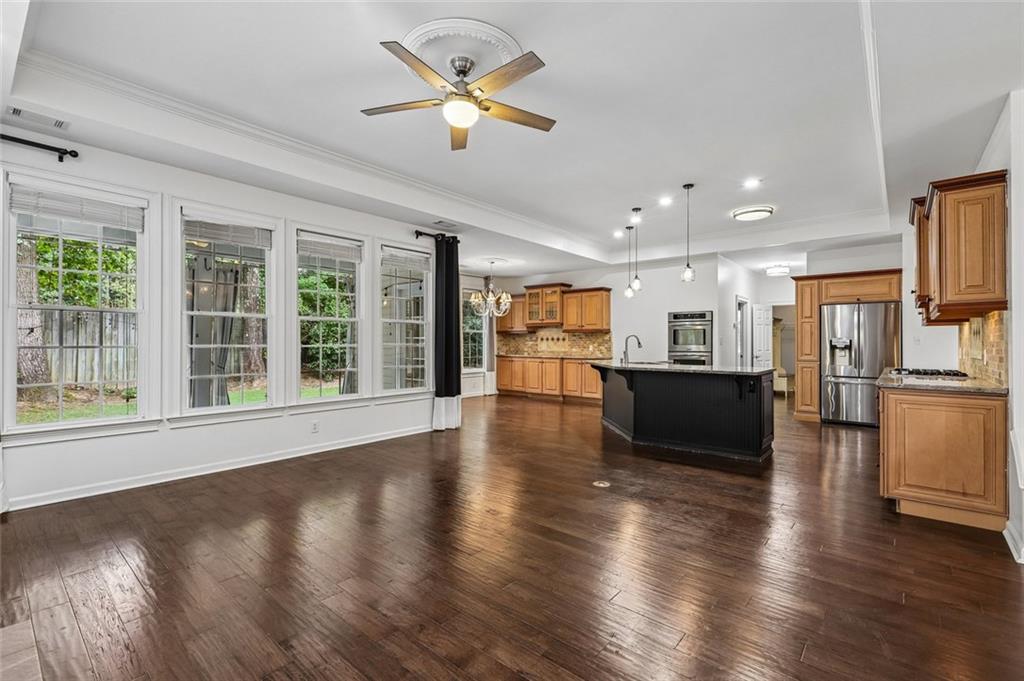 225 W Brookhollow Court