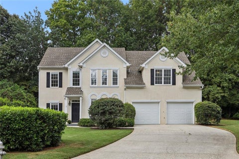 Homes For Sale - 225 W Brookhollow Court<br/> Alpharetta, GA 30022