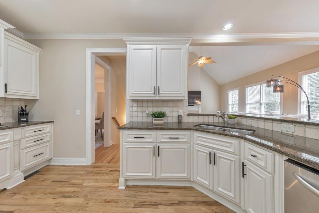 4621 Chartwell Chase Court, Flowery Branch, Georgia image 16