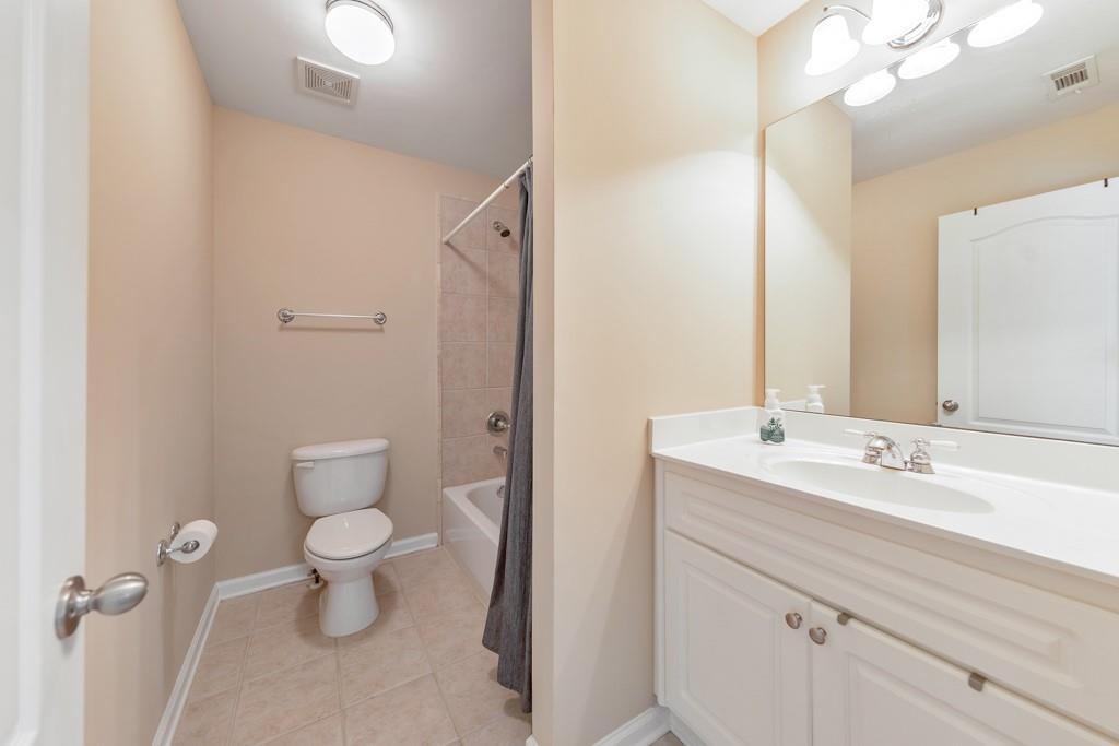 4621 Chartwell Chase Court, Flowery Branch, Georgia image 35
