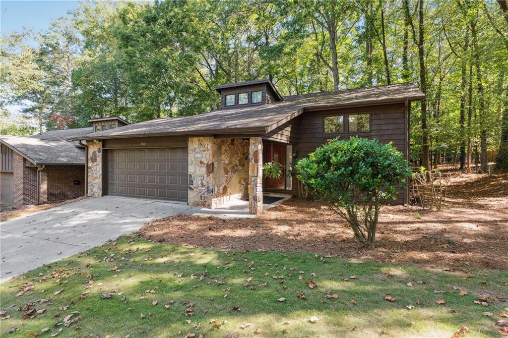 130 Lakeview Ridge W