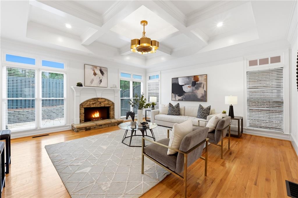 1112 Valley Overlook Drive NE