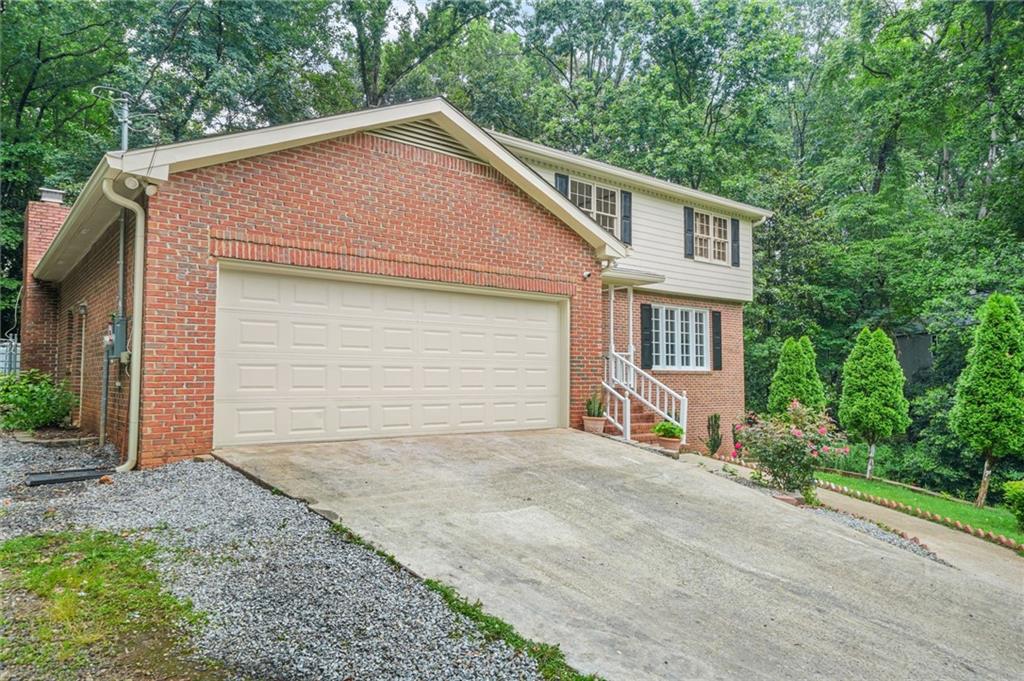574 Hickory Hills Court