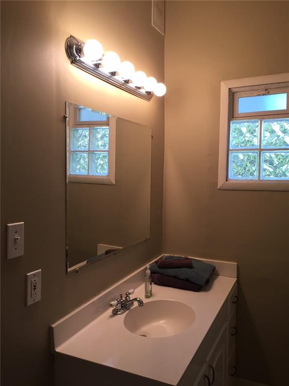 27 Lakeview Drive NE 3