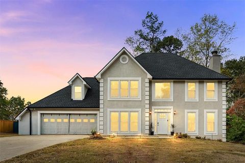 Homes For Sale - 1646 Desford Court<br/> Marietta, GA 30064