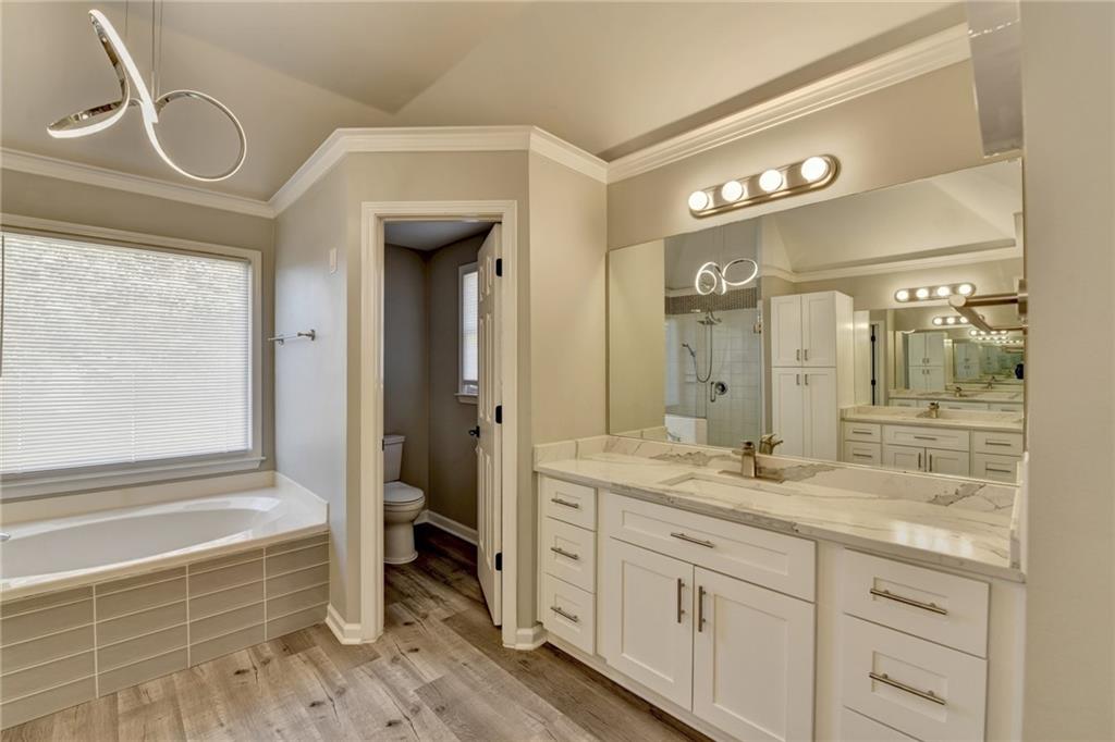 10683 Glenleigh Drive, Johns Creek, Georgia image 33