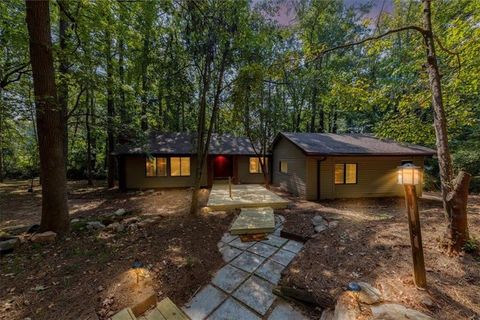 Photo of 924 Model Court, Stone Mountain, GA 30088 (MLS # 7650885)