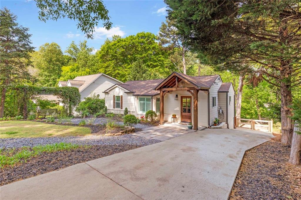 1840 Woodland Hills Avenue NW