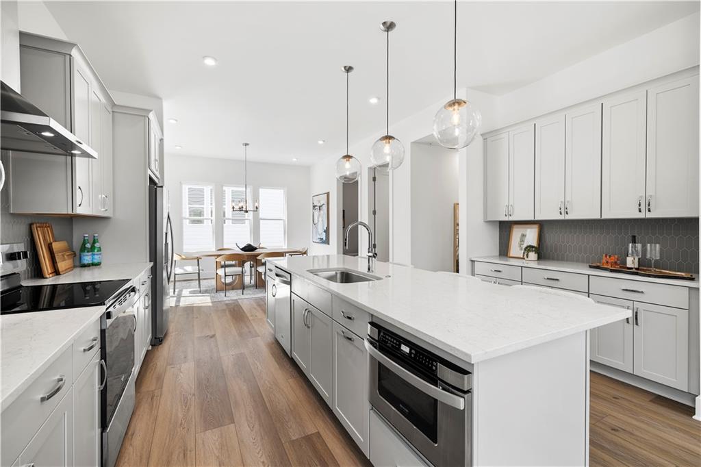 518 Motivation Circle NW