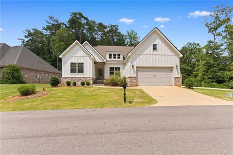 Homes For Sale - 153 Southside Circle Cir<br/> Auburn, AL 36832