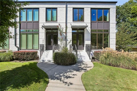 Townhouse For Sale - 3000 Hermance Drive<br/> Atlanta, GA 30319