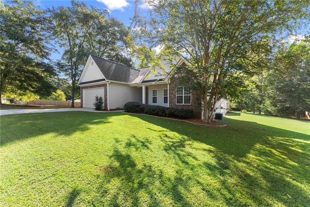27 Woods Way