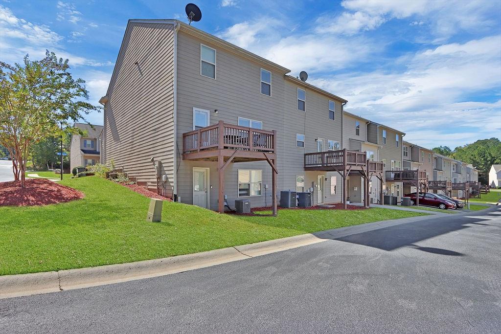 Blue Springs Commond TH - Residential