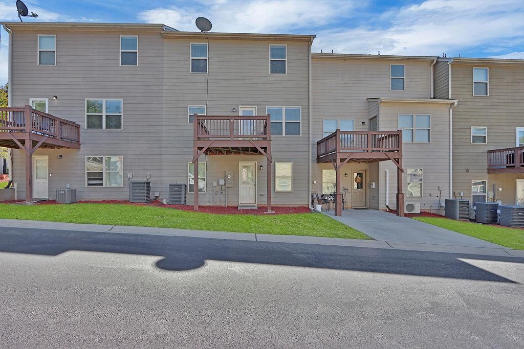 Blue Springs Commond TH - Residential