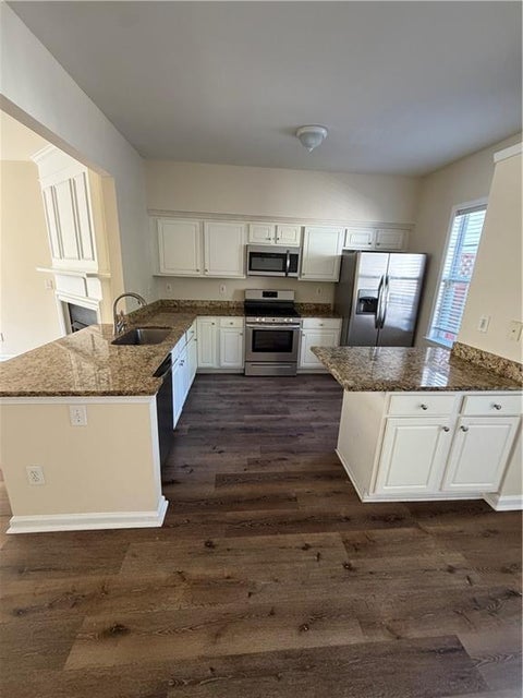 Townhouse For Rent - 4021 Howell Park Road<br/> Duluth, GA 30096