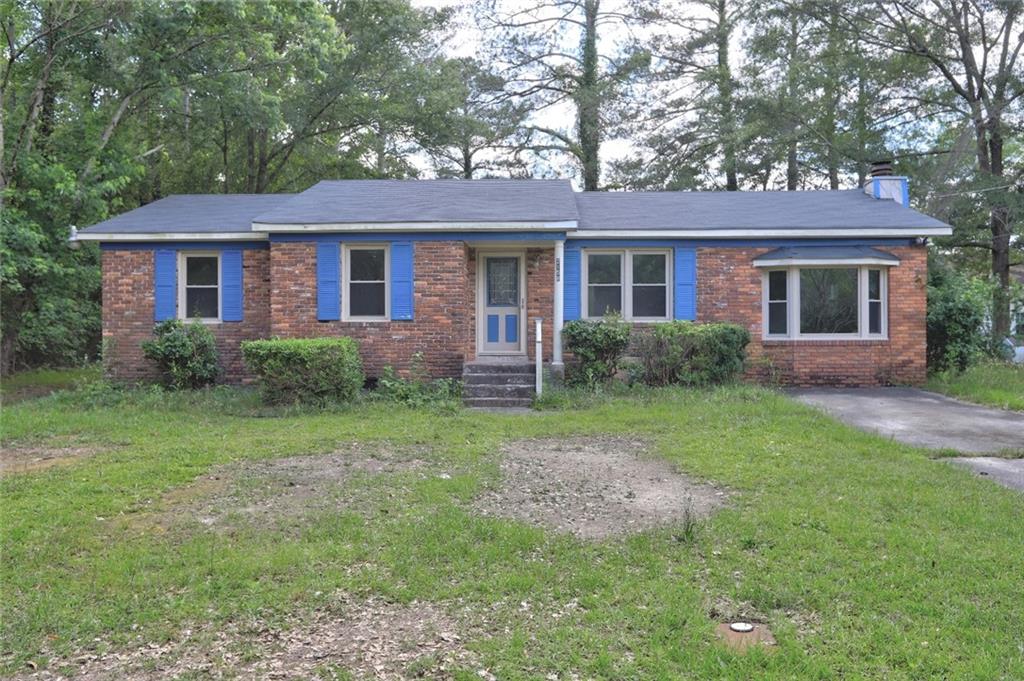 Don't miss this opportunity! 3 Bedroom, 1.5 Bath home in Macon. Family room with fireplace and lots of natural light throughout. Kitchen offers breakfast area with access to the outdoors on the back deck. Detached garage is perfect for storage, a workshop or additional parking.