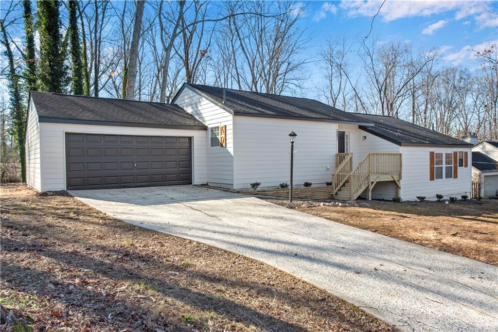 3251 Stoney Acres Drive, Kennesaw, Georgia image 2