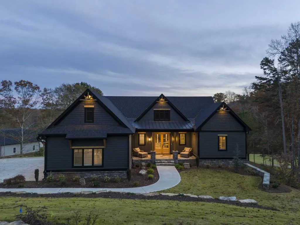 Toccoa, Georgia 30577, United States, 6 Bedrooms Bedrooms, ,5 BathroomsBathrooms,Residential,Pending,68698