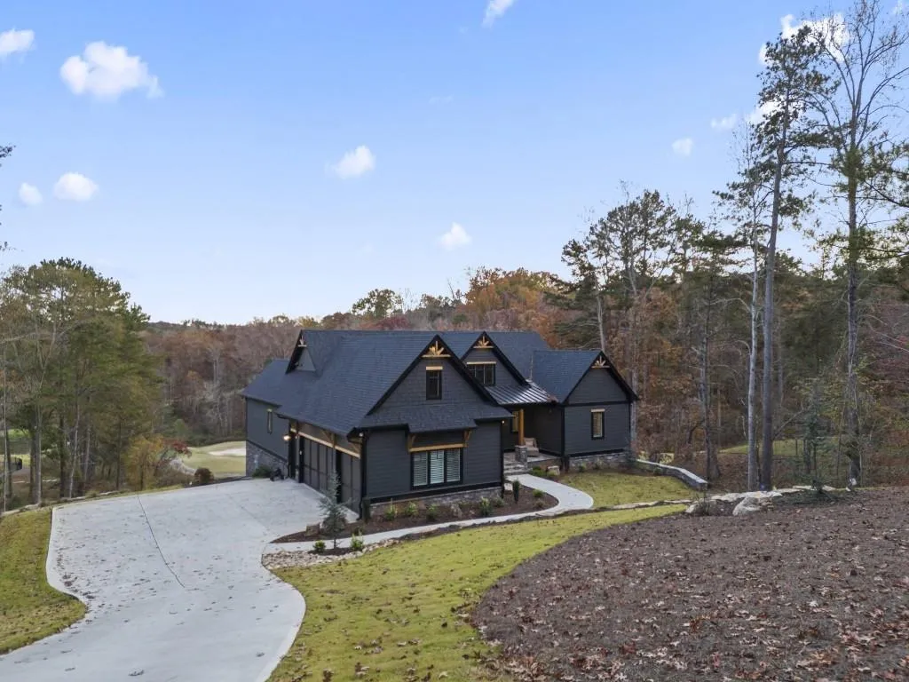 Toccoa, Georgia 30577, United States, 6 Bedrooms Bedrooms, ,5 BathroomsBathrooms,Residential,Pending,68698