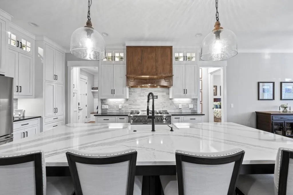 Toccoa, Georgia 30577, United States, 6 Bedrooms Bedrooms, ,5 BathroomsBathrooms,Residential,Pending,68698