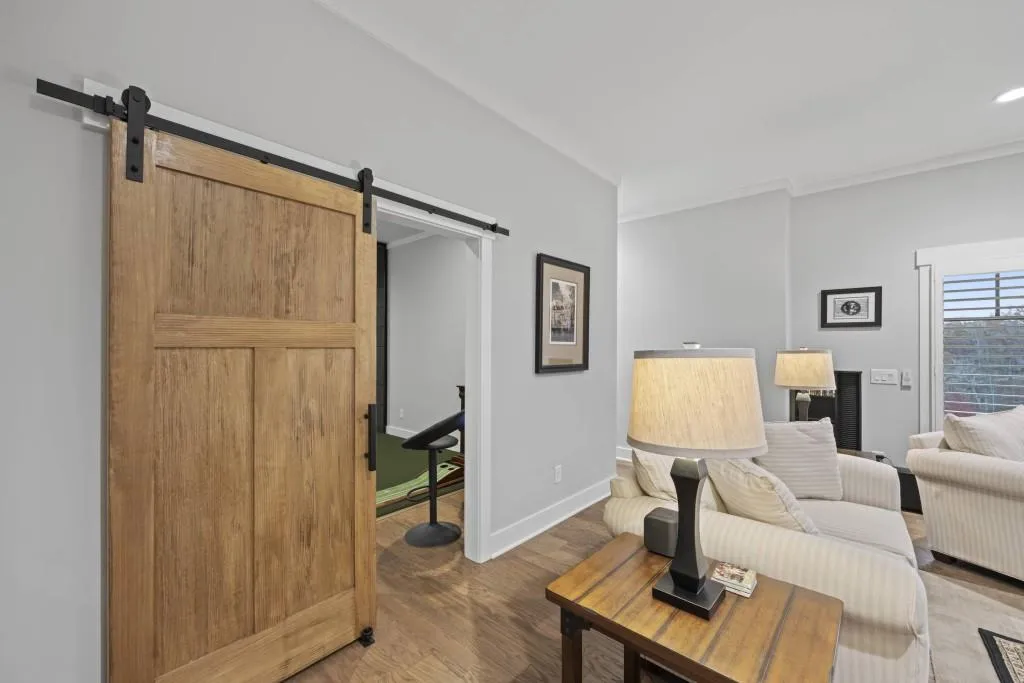 Toccoa, Georgia 30577, United States, 6 Bedrooms Bedrooms, ,5 BathroomsBathrooms,Residential,Pending,68698