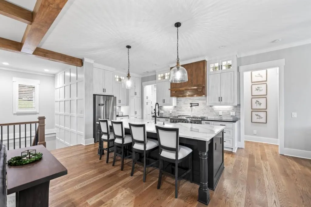 Toccoa, Georgia 30577, United States, 6 Bedrooms Bedrooms, ,5 BathroomsBathrooms,Residential,Pending,68698