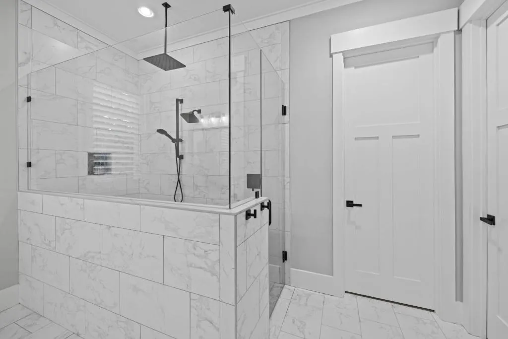 Toccoa, Georgia 30577, United States, 6 Bedrooms Bedrooms, ,5 BathroomsBathrooms,Residential,Pending,68698