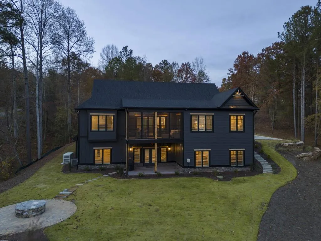 Toccoa, Georgia 30577, United States, 6 Bedrooms Bedrooms, ,5 BathroomsBathrooms,Residential,Pending,68698