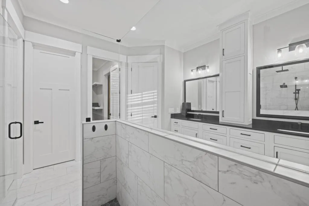 Toccoa, Georgia 30577, United States, 6 Bedrooms Bedrooms, ,5 BathroomsBathrooms,Residential,Pending,68698