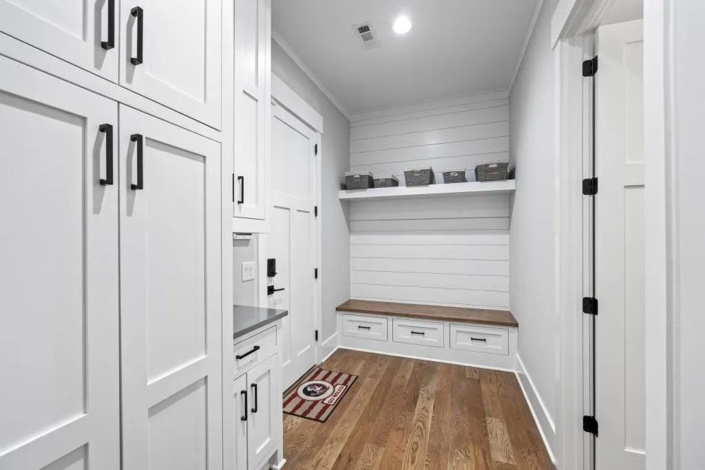 Toccoa, Georgia 30577, United States, 6 Bedrooms Bedrooms, ,5 BathroomsBathrooms,Residential,Pending,68698