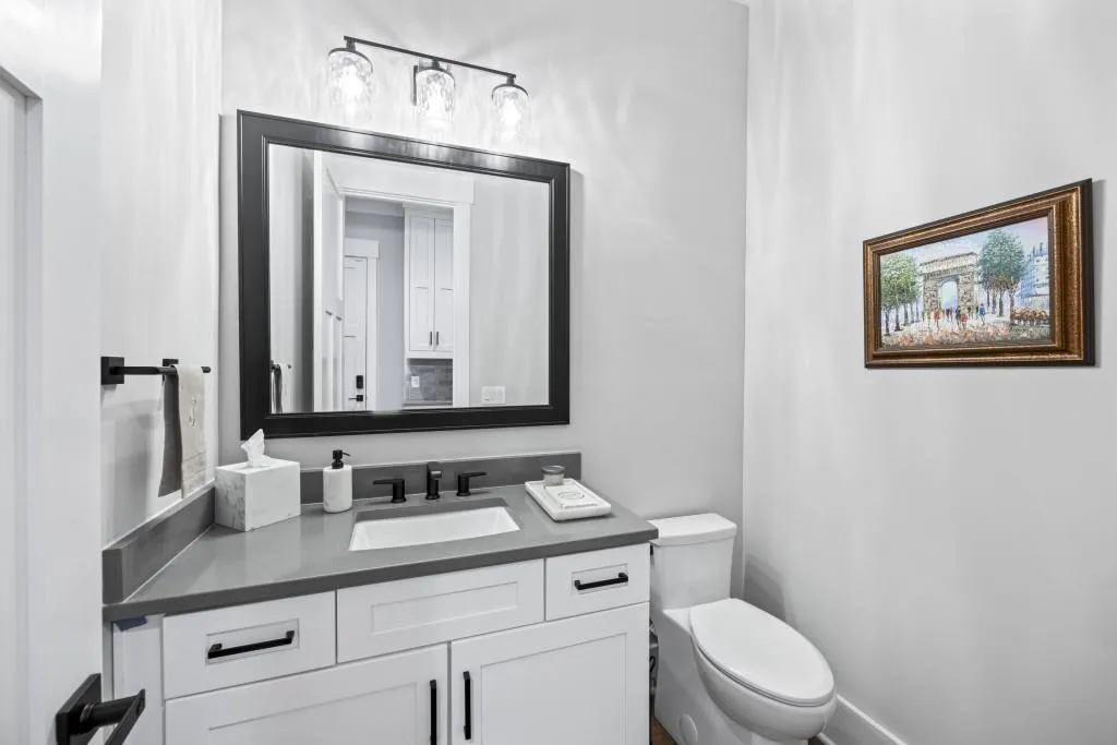 Toccoa, Georgia 30577, United States, 6 Bedrooms Bedrooms, ,5 BathroomsBathrooms,Residential,Pending,68698