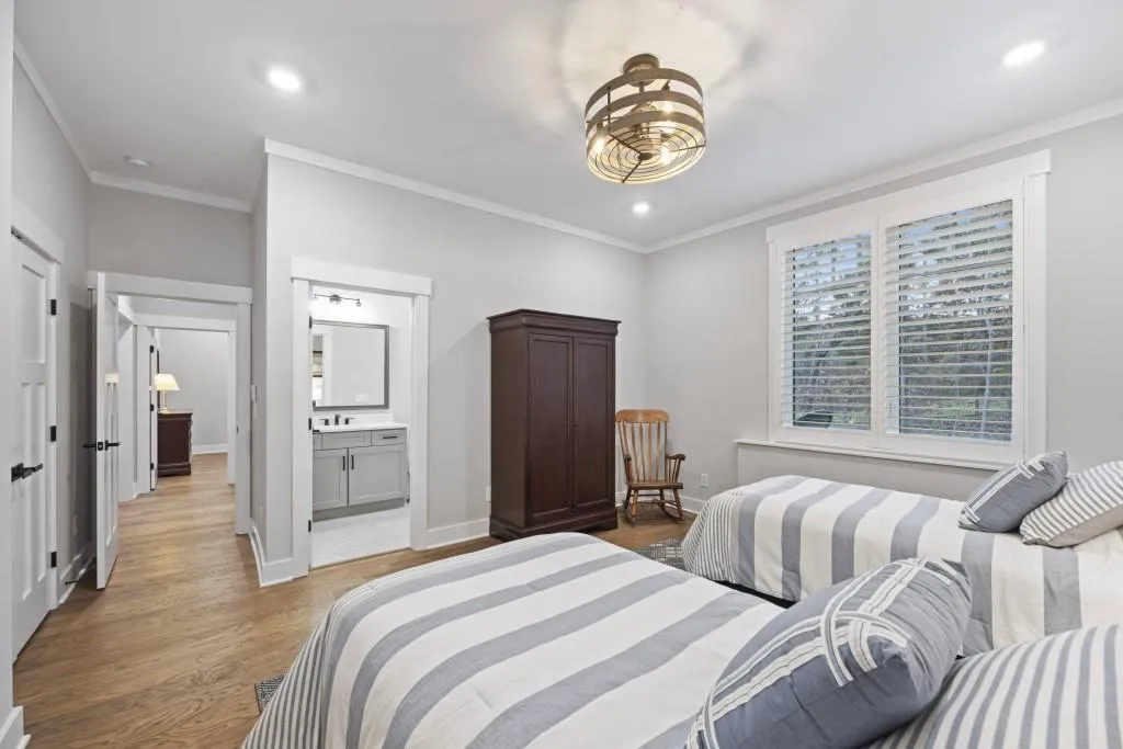 Toccoa, Georgia 30577, United States, 6 Bedrooms Bedrooms, ,5 BathroomsBathrooms,Residential,Pending,68698