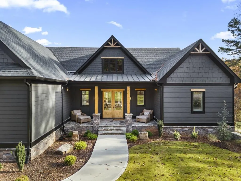 Toccoa, Georgia 30577, United States, 6 Bedrooms Bedrooms, ,5 BathroomsBathrooms,Residential,Pending,68698